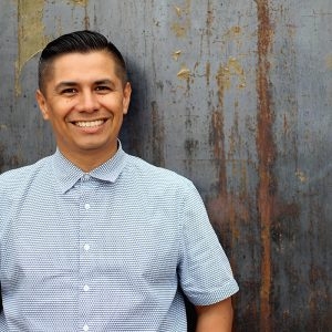 Steven Chaparro | Keynote Speaker, Storyteller & Strategist