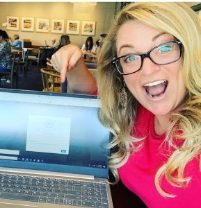 Miranda VonFricken | Mastermind Leader | Life & Career Coach | Keynote Speaker