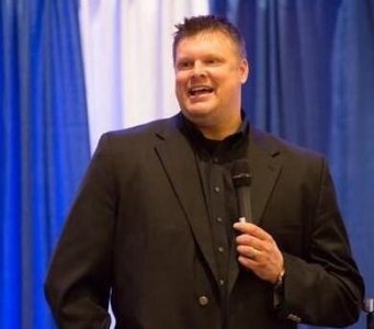 Sam Glenn | Best Selling Author, Performance Artist & Top Rated Keynote Speaker and Virtual Rockstar