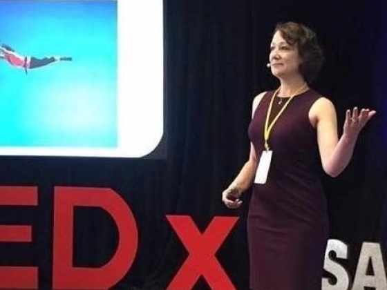 Kathy Gruver PhD | Communication & Stress Virtual Keynotes | Stress, Mindset & Communication Expert